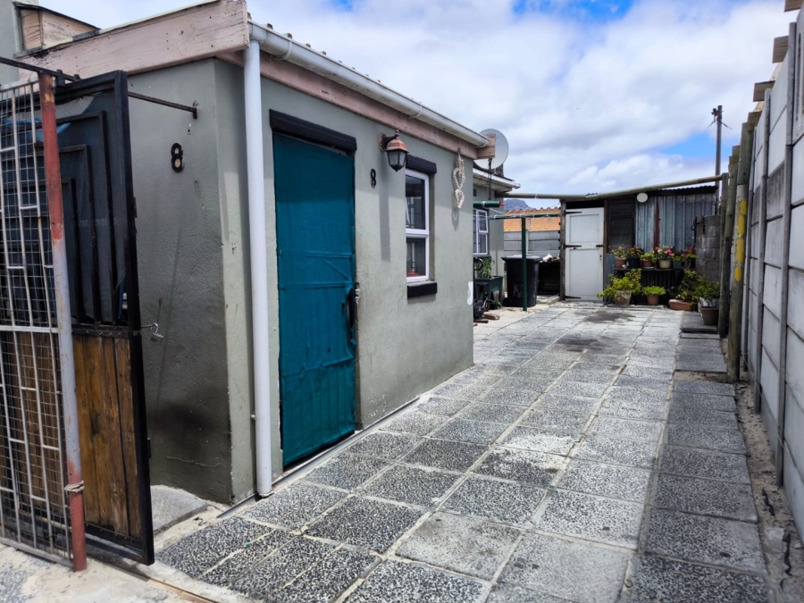 3 Bedroom Property for Sale in Lavender Hill Western Cape